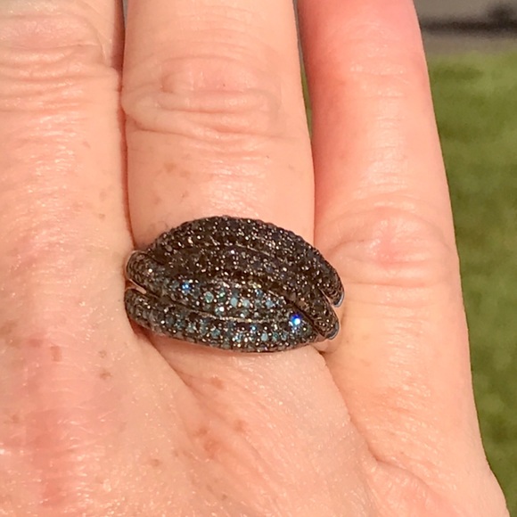 Jewelry - ❌❌SOLD❌❌❌ VALUE BLACK AND BLUE DIAMOND RING